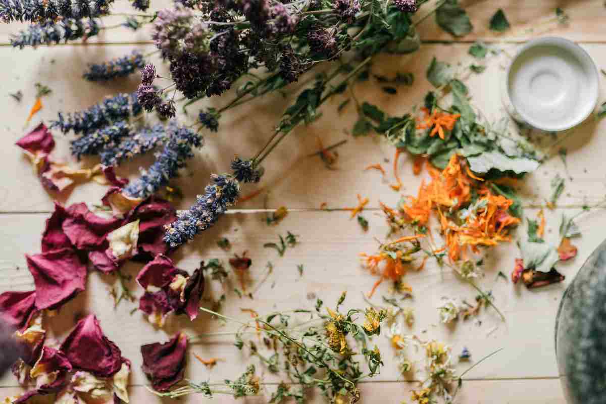 pot pourri di fiori secchi